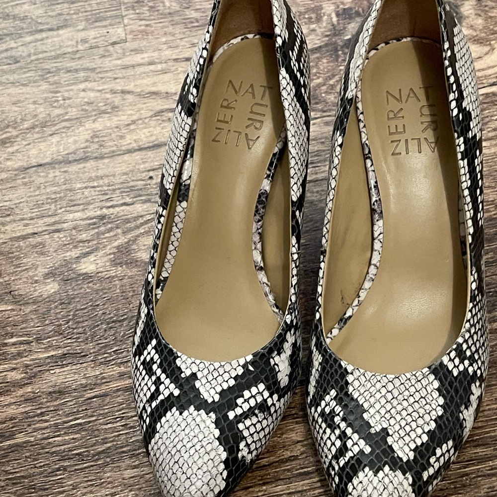 Naturalizer pump, 6.5